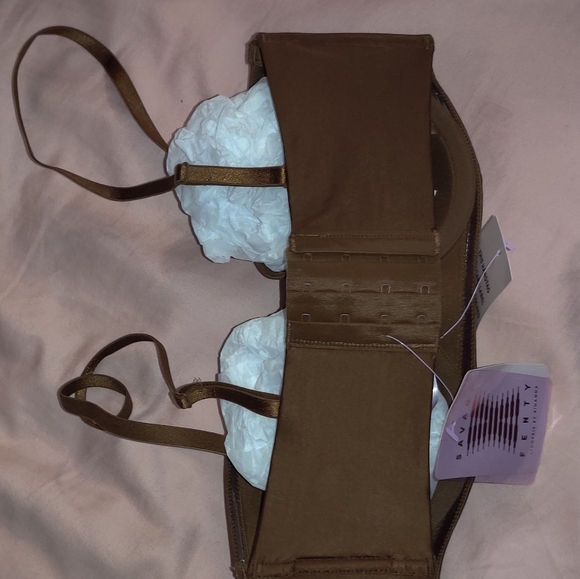SavageXFenty 🤎 Demi Bra - Picture 4 of 6